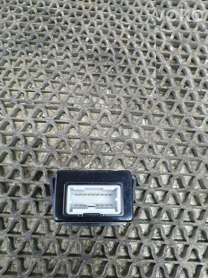 Hyundai i30 (2015 - 2017)  96120A5000 Разъем USB