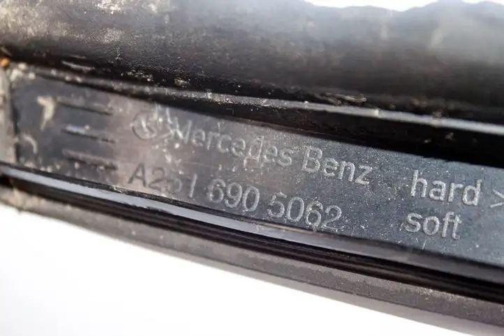 Mercedes-Benz R W251 (2005 - 2013) a2516905062 Накладка стоек лобового стекла — фото 9