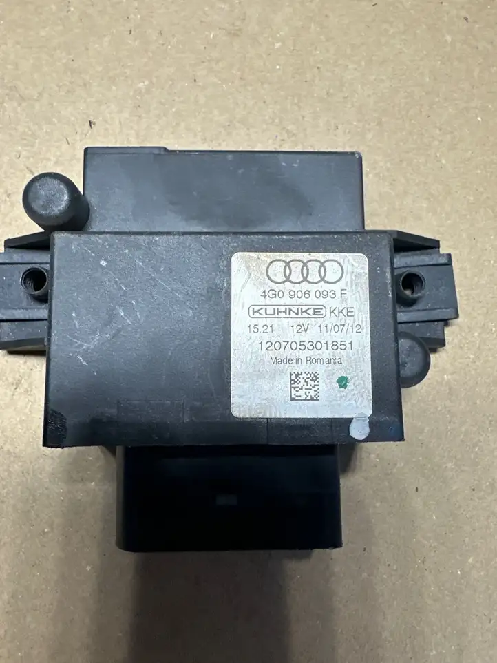 Audi A4 S4 B8 8K (2011 - 2015) 4G0906093F Прочие блоки управления — фото 2