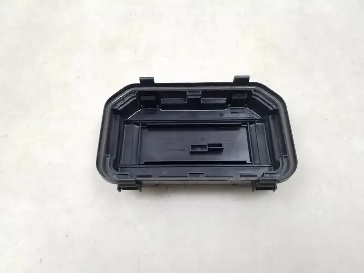 BMW 3 F30 F35 F31 (2012 - 2018) 9224872 Крышка ящика предохранителей — фото 3