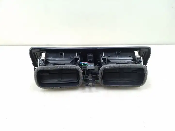 BMW 1 F20 F21 (2011 - 2019) 9207116 Центральный воздушный дефлектор — фото 4