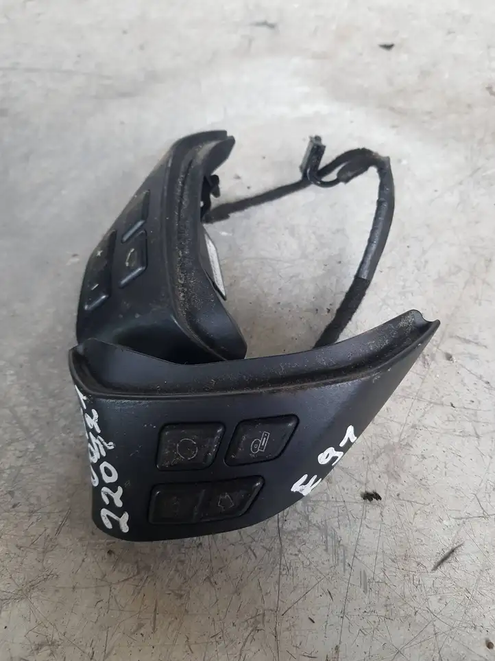 BMW 3 E90 E91 (2005 - 2012) 676454707 Кнопки на рулевом колесе — фото 1