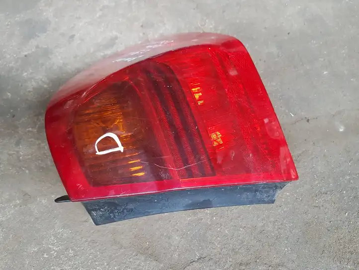 BMW 3 E90 E91 (2005 - 2012) 7160062 Задний фонарь в кузове — фото 2