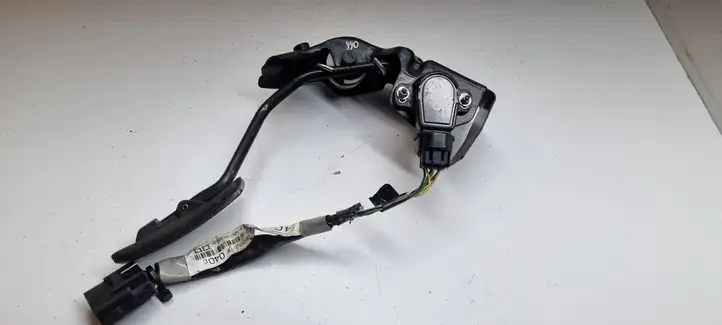 Toyota Corolla Verso AR10 (2004 - 2009) 8928152021 Педаль акселератора — фото 2