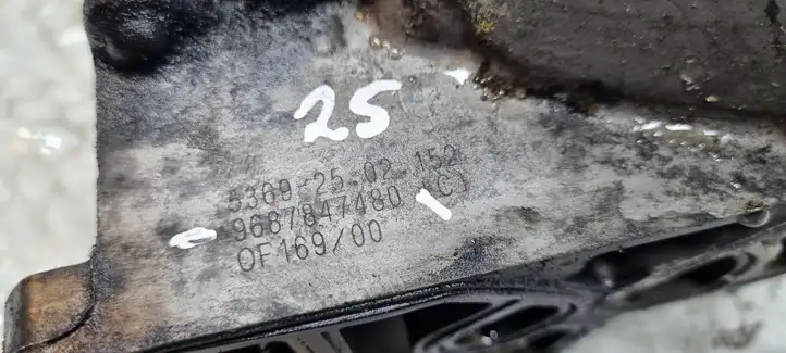 Citroen C4 Grand Picasso (2013 - 2016) 9687847480 Кронштейн масляного фильтра — фото 3