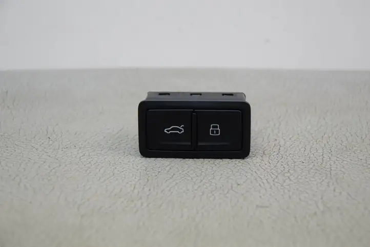 Audi A4 S4 B9 (2015 - 2019) 4G0959831D Кнопка закрытия багажника — фото 2