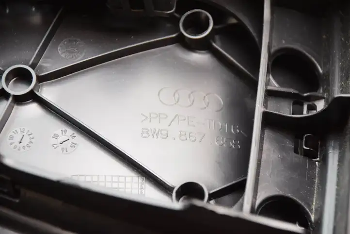 Audi A4 S4 B9 (2015 - 2019) 8W9867979 Обшивка багажника — фото 5