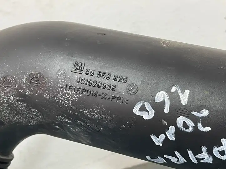Opel Zafira B (2008 - 2014) 55559325 Трубка подачи воздуха — фото 2