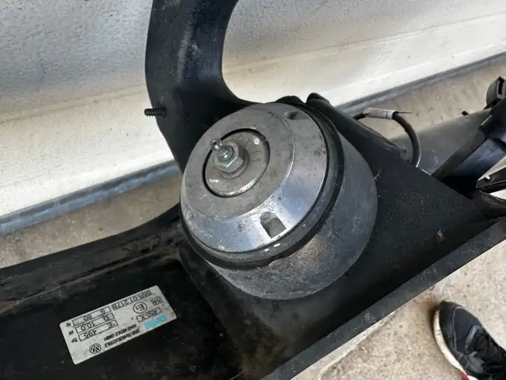 Volkswagen Golf Sportsvan (2014 - 2017) 510803880C Комплект буксировочного крюка — фото 13