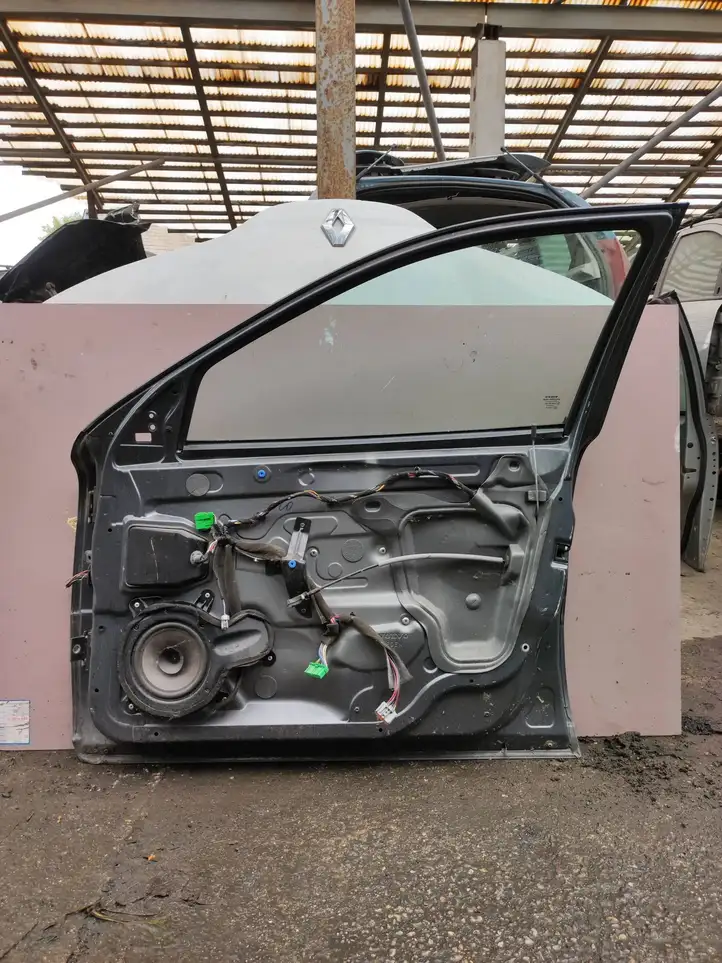 Volvo S60 (2004 - 2010) Дверь — фото 2