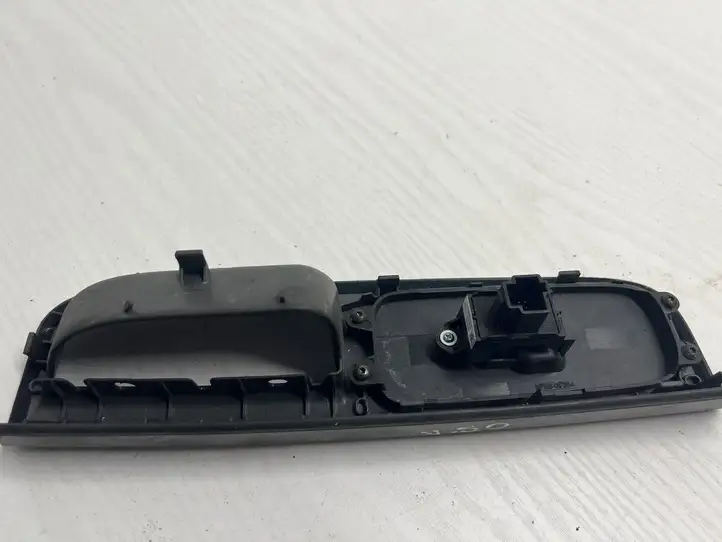 Volvo V50 (2008 - 2012) 8679474 Кнопка стеклоподъемников — фото 3