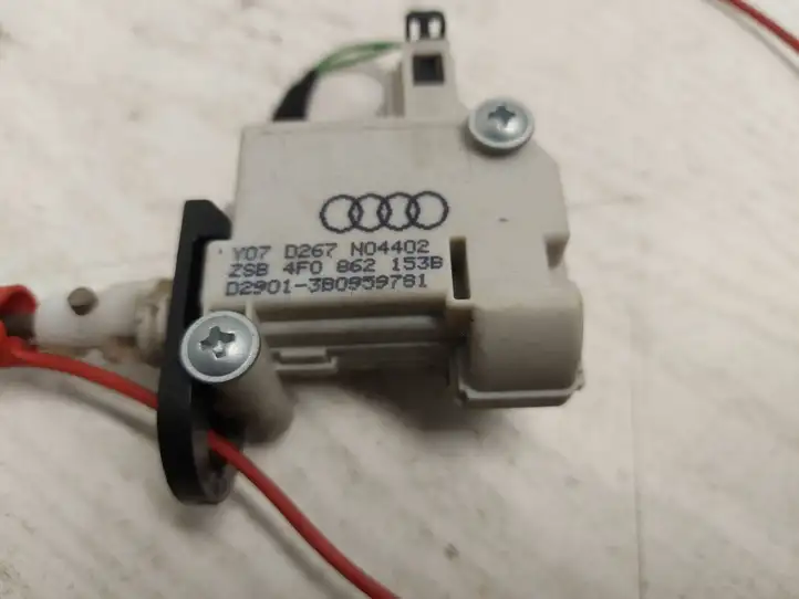 Audi A6 S6 C6 4F (2004 - 2008) 4F0862153B Замок крышки топливного бака — фото 2