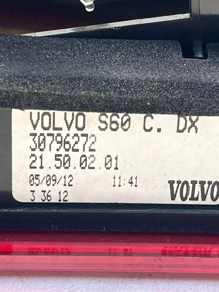 Volvo S60 (2010 - 2013) 30796272 Задний фонарь в крышке багажника — фото 3