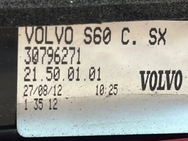 Volvo S60 (2010 - 2013) 30796271 Задний фонарь в крышке багажника — фото 3