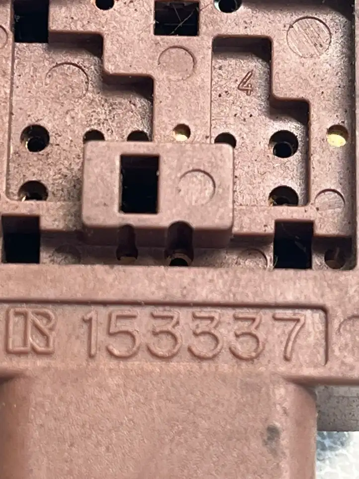 Toyota Avensis T250 (2006 - 2009) 153337 Кнопка обогрева стекла — фото 3