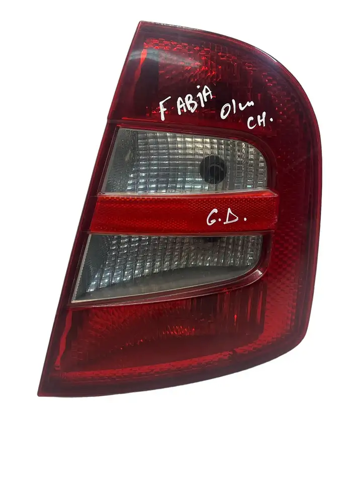 Skoda Fabia Mk1 (6Y) (1999 - 2007) 6Y6945112B Задний фонарь в кузове — фото 1
