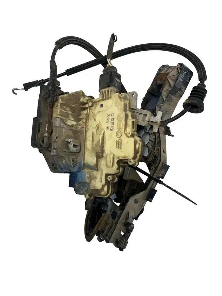 Volkswagen PASSAT B6 (2005 - 2010) CZ3C4839015A Замок задней двери — фото 2