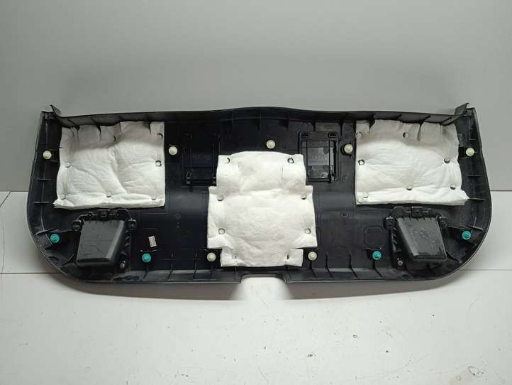 Toyota Prius (XW30) (2009 - 2015)  6775047020 Основной отделочный щит