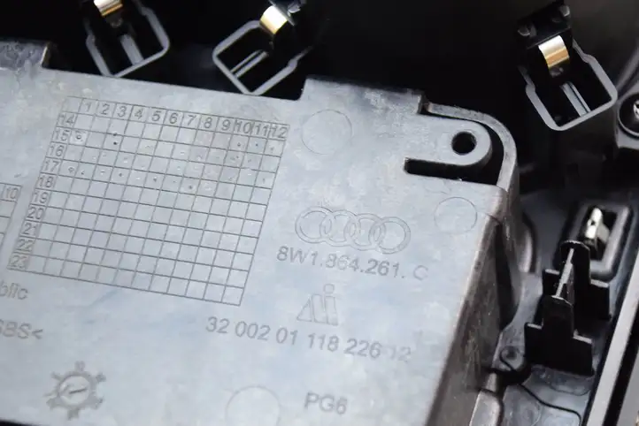 Audi A4 S4 B9 (2015 - 2019) 8W1864261C Другая деталь консоли (туннеля) — фото 5