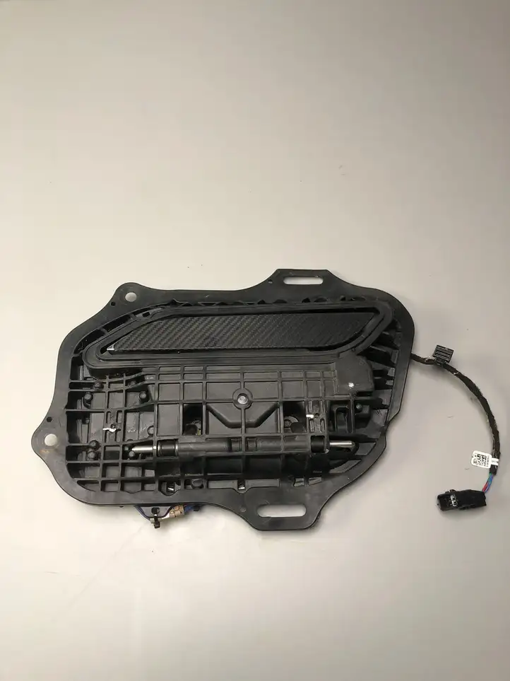 Tesla Model S (2016 - 2021) 100737501M Наружная ручка задней двери — фото 1