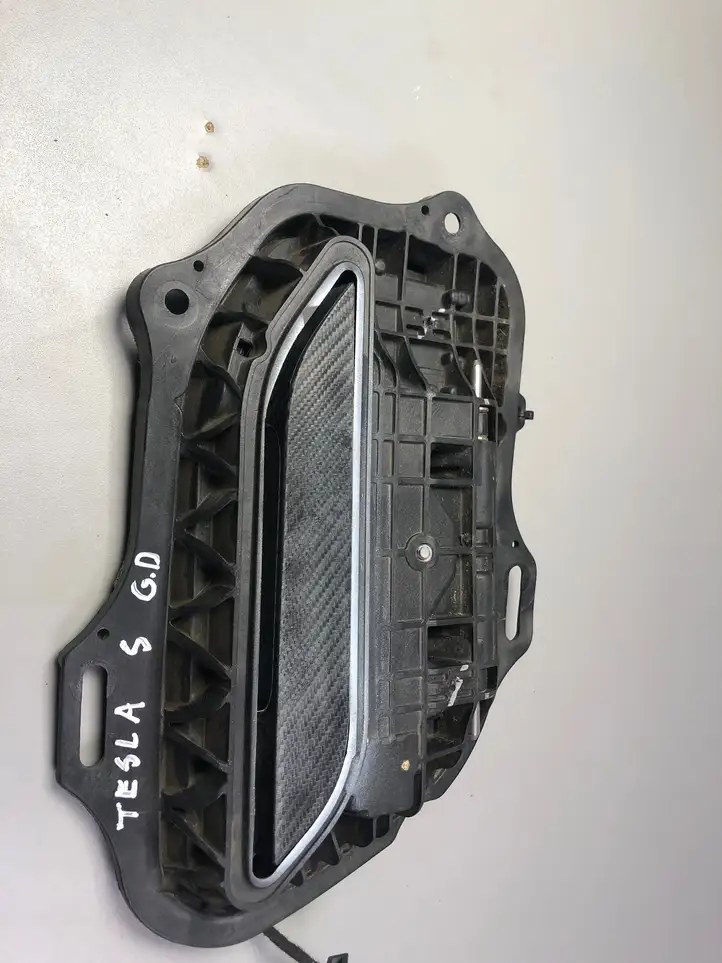 Tesla Model S (2016 - 2021) 100737401M Наружная ручка задней двери — фото 2