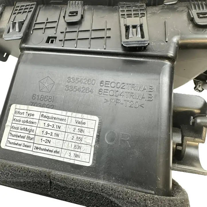 Chrysler Pacifica (2016 - ) 6EC041X9AB Боковой воздушный дефлектор — фото 2
