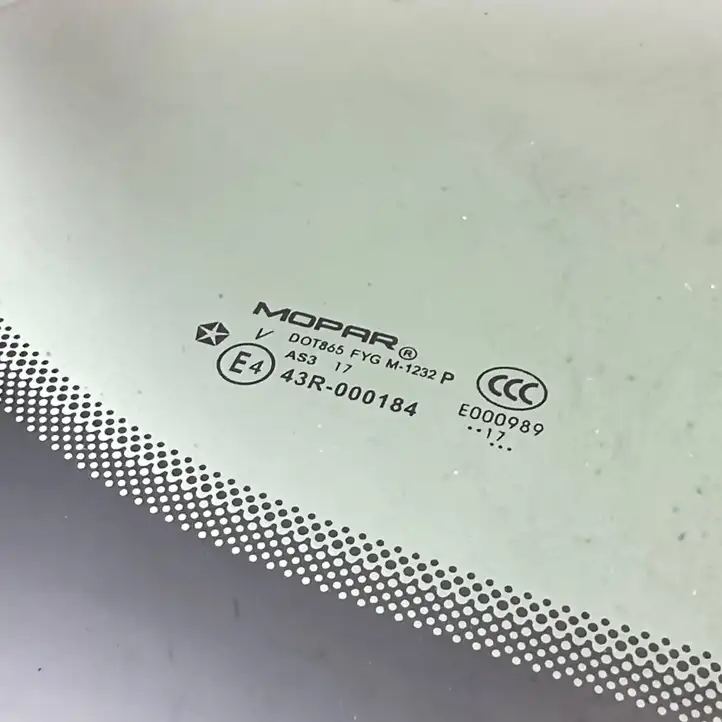 Chrysler Pacifica (2016 - ) P68238494AC Заднее боковое стекло — фото 3