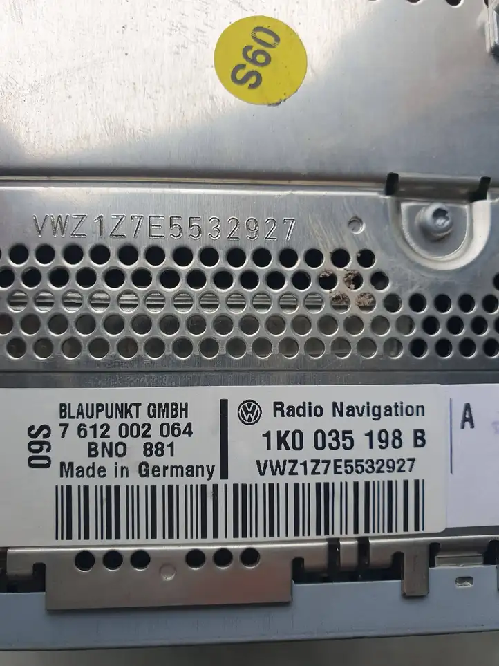 Volkswagen PASSAT B6 (2005 - 2010) 1K0035198B Магнитола / мультимедийная система — фото 6