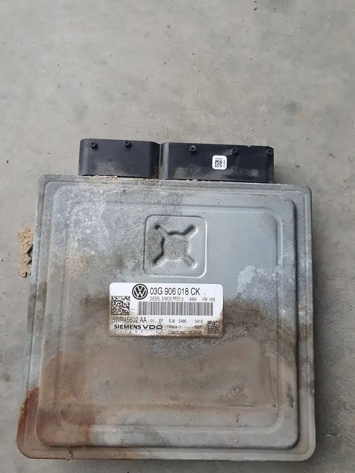 (2005 - 2010) 03G906018CK Блок управления двигателем (ЭБУ) — фото 1
