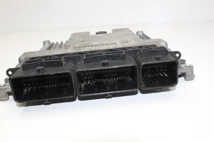Renault Trafic III (X82) (2014 - ) 0281033357 Блок управления двигателем (ЭБУ) — фото 3