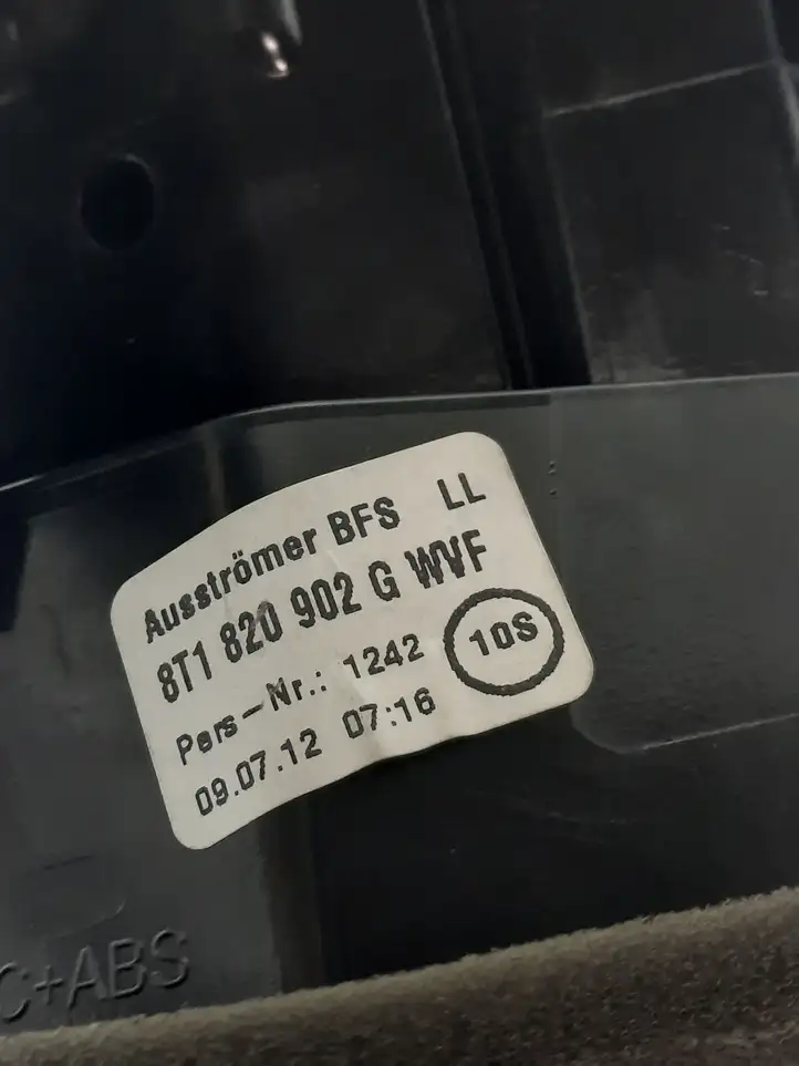 Audi A5 8T 8F (2011 - 2016) 8T1820902 Боковой воздушный дефлектор — фото 3