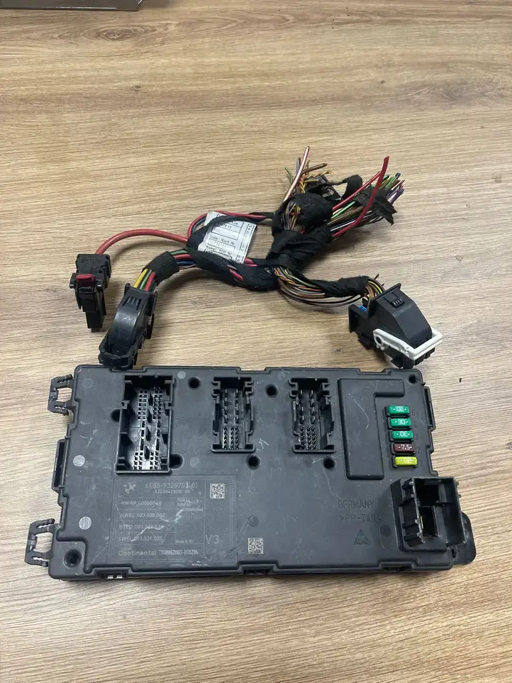 BMW 3 F30 F35 F31 (2012 - 2018) 9329702 Модуль комфорта — фото 1