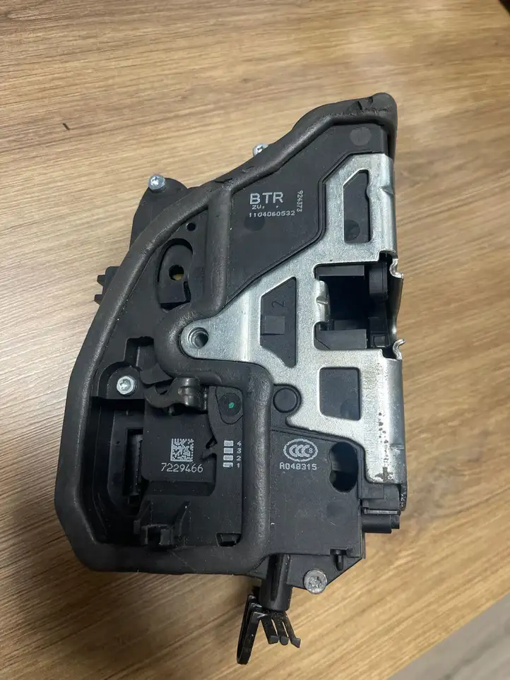 BMW 3 F30 F35 F31 (2012 - 2018) 7229466 Замок передней двери — фото 2
