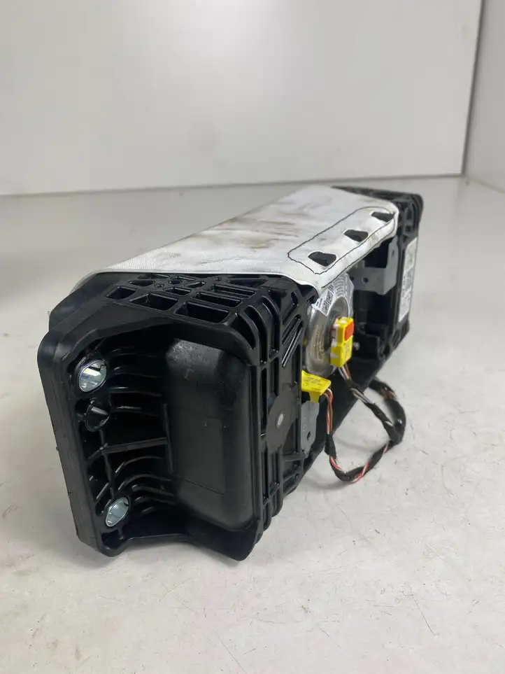 Audi A4 S4 B9 (2015 - 2019) 8W0880204D Подушка безопасности пассажира — фото 4
