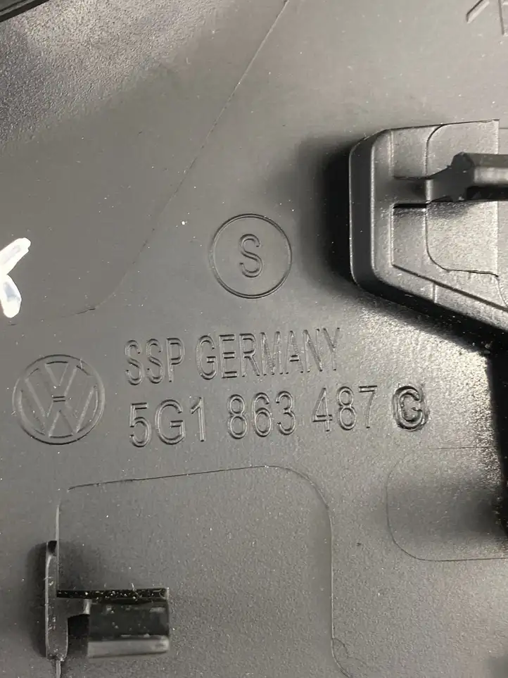 Volkswagen Golf VII (2013 - 2019) 5G1863487C Другая деталь консоли (туннеля) — фото 2