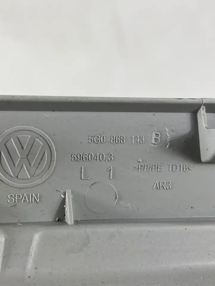 Volkswagen Golf VII (2013 - 2019) 5G0868143 Прочие детали салона — фото 2