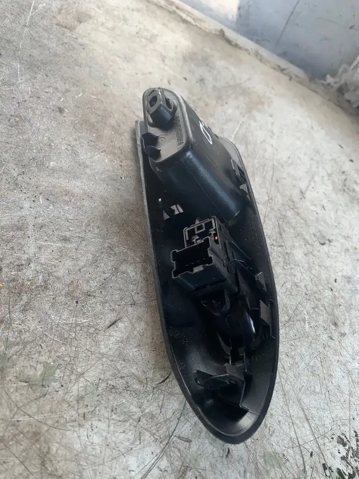 Nissan Juke I F15 (2010 - 2018) 829601ka2a Блок кнопок стеклоподъемников — фото 2