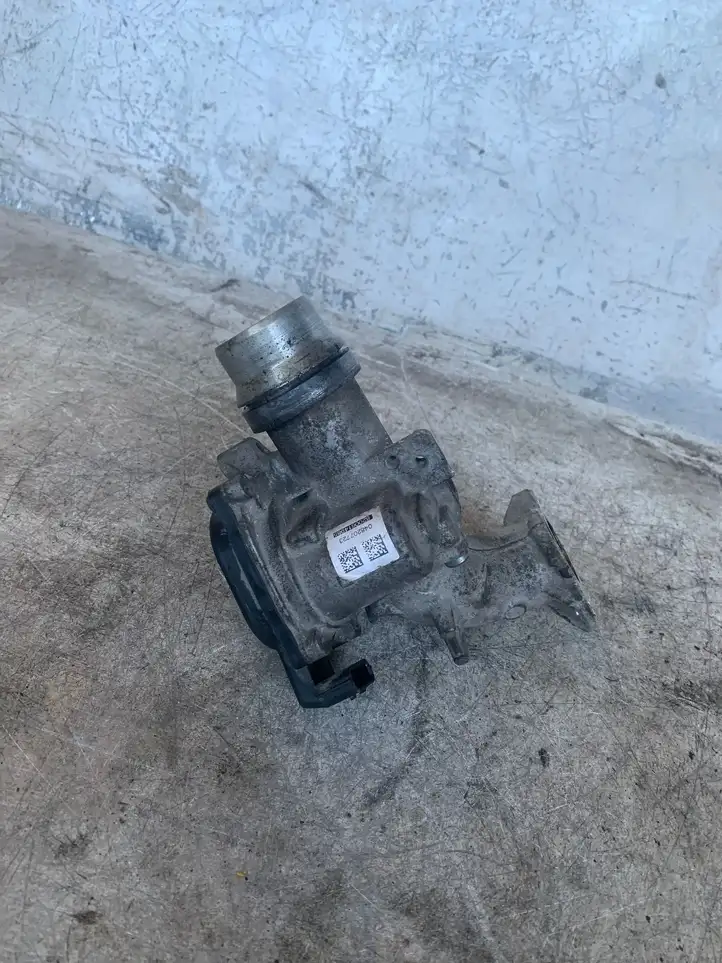Nissan Juke I F15 (2010 - 2018) 047207723 Дроссельная заслонка — фото 3