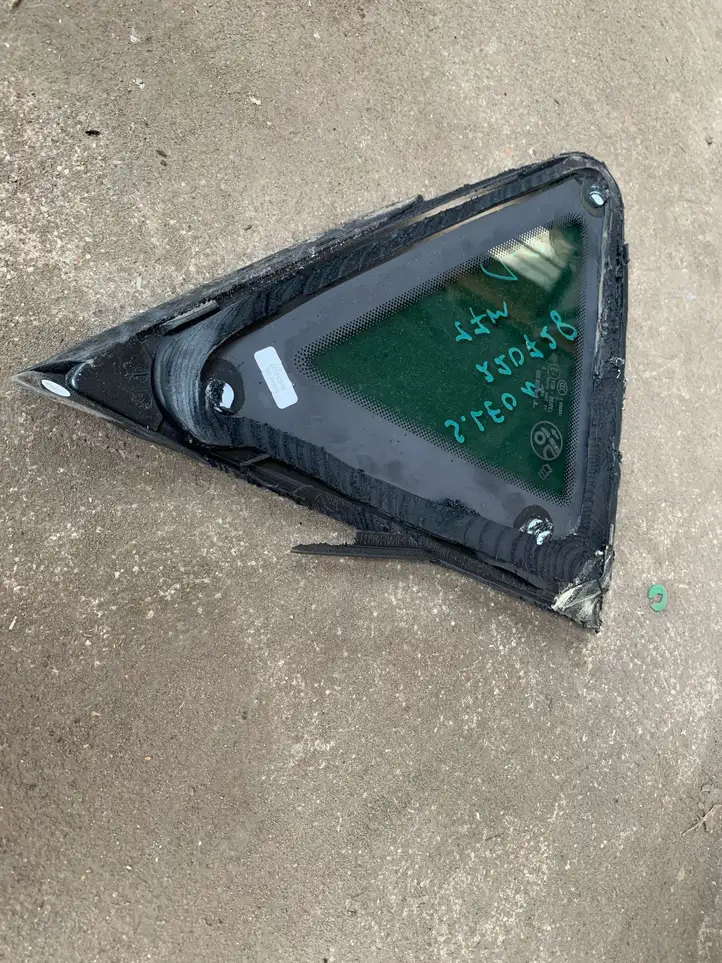 Seat Leon (5F) (2012 - 2019) Заднее боковое стекло — фото 2
