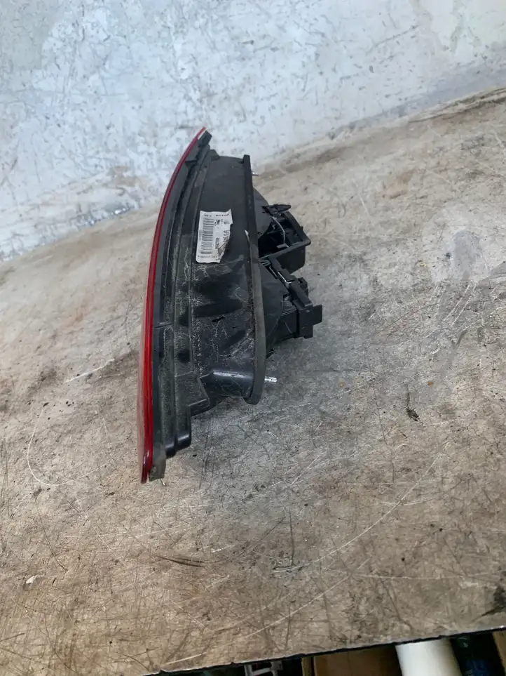 Seat Leon (5F) (2012 - 2019) 5f0945093 Задний фонарь в крышке багажника — фото 2