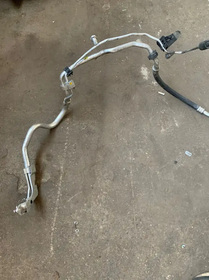 Seat Leon (5F) (2012 - 2019) Трубки и шланги кондиционера — фото 3