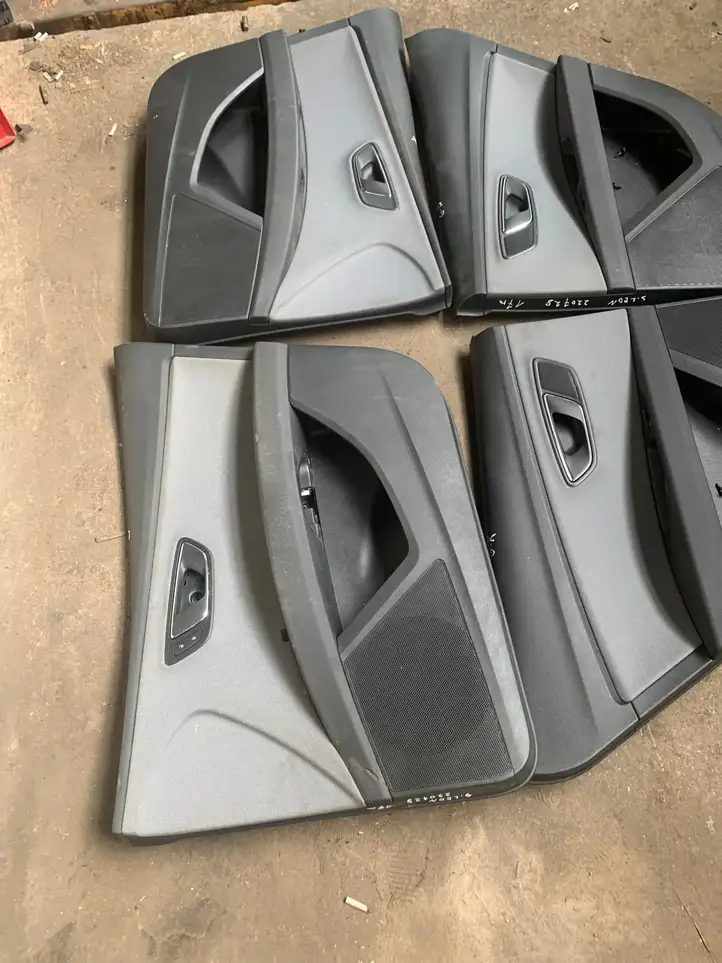 Seat Leon (5F) (2012 - 2019) Обшивка передней двери — фото 1