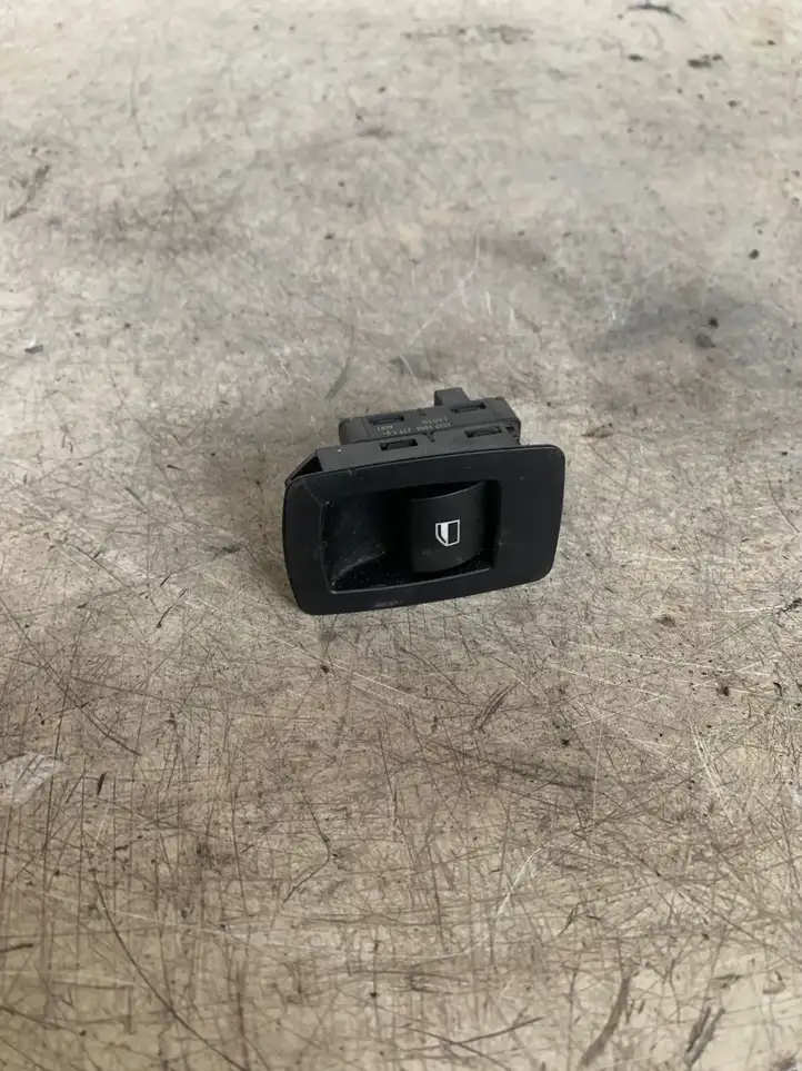 BMW 3 E90 E91 (2005 - 2012) 6945874 Кнопка стеклоподъемников — фото 2