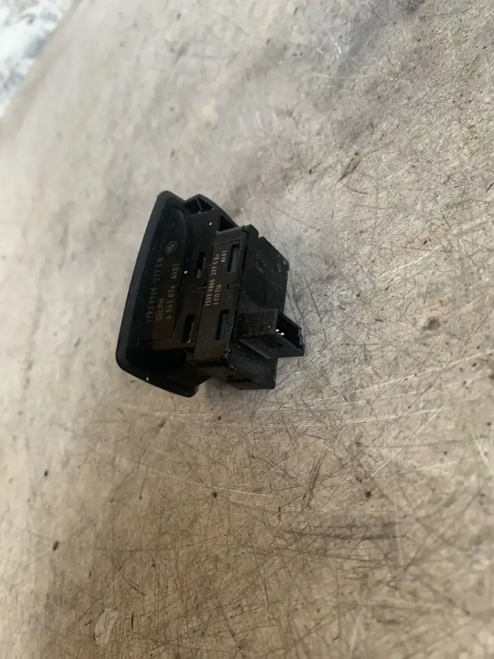 BMW 3 E90 E91 (2005 - 2012) 6945874 Кнопка стеклоподъемников — фото 3