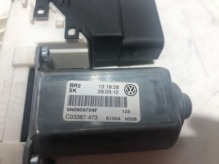 Volkswagen Tiguan (2011 - 2016) 5N0959704F Стеклоподъемник задней двери — фото 2