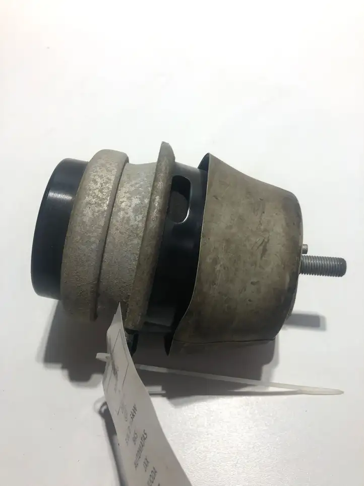 Volkswagen Touareg I (2002 - 2010) 7L8199131A Опора двигателя — фото 1