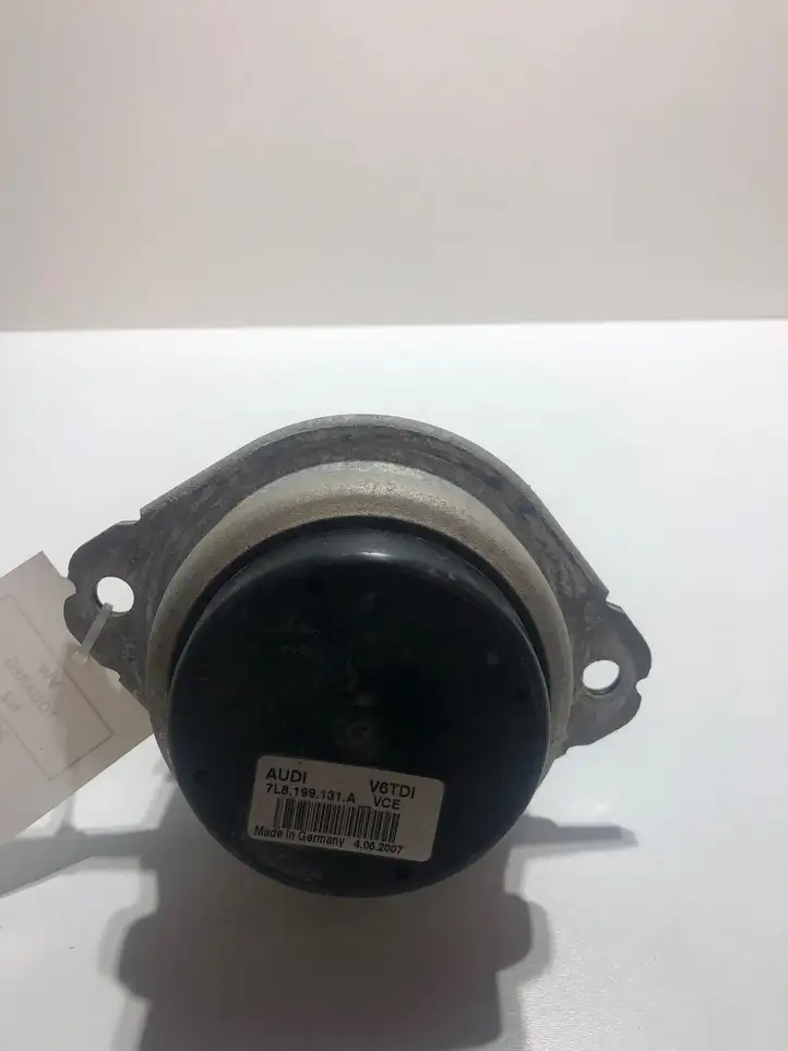 Volkswagen Touareg I (2002 - 2010) 7L8199131A Опора двигателя — фото 1