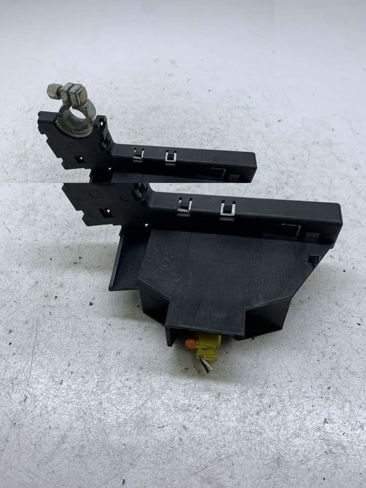 Audi A6 (2004 - 2008)  4F0915519 Предохранитель