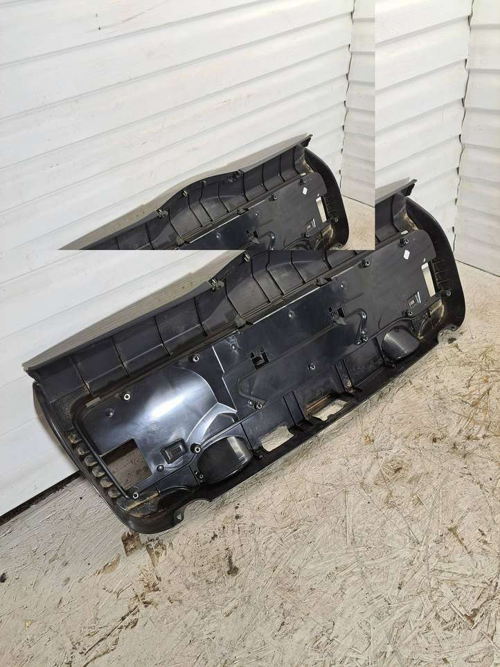 BMW 5 E60 E61 (2004 - 2010)  7061394 Обшивка крышки багажника