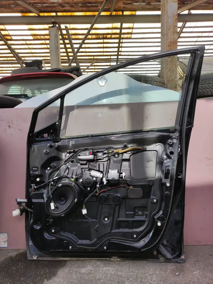 Mazda 5 (2005 - 2010) Дверь — фото 2